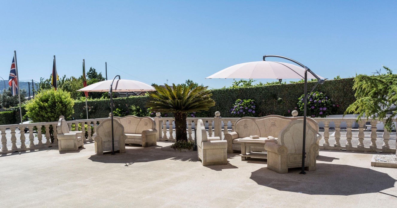 Terraza exterior hotel.jpg