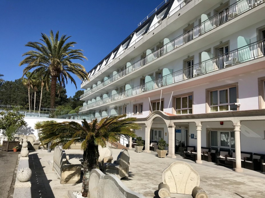 Fachada - Hotel Nuevo Vichona - Hoteles Spa en Sanxenxo..jpg